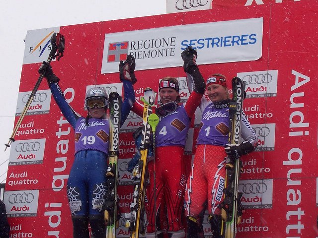 Il podio dello slalom femminile: Schild tra Schleper e Poutiainen