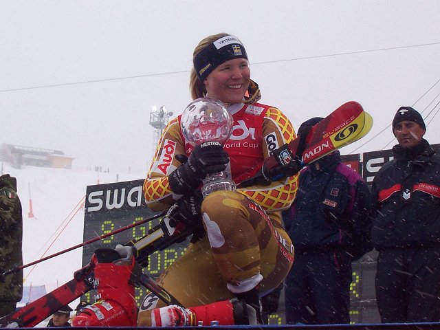 Anja Paerson leader dello slalom