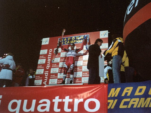 Ivica Kostelic sale sul gradino più alto