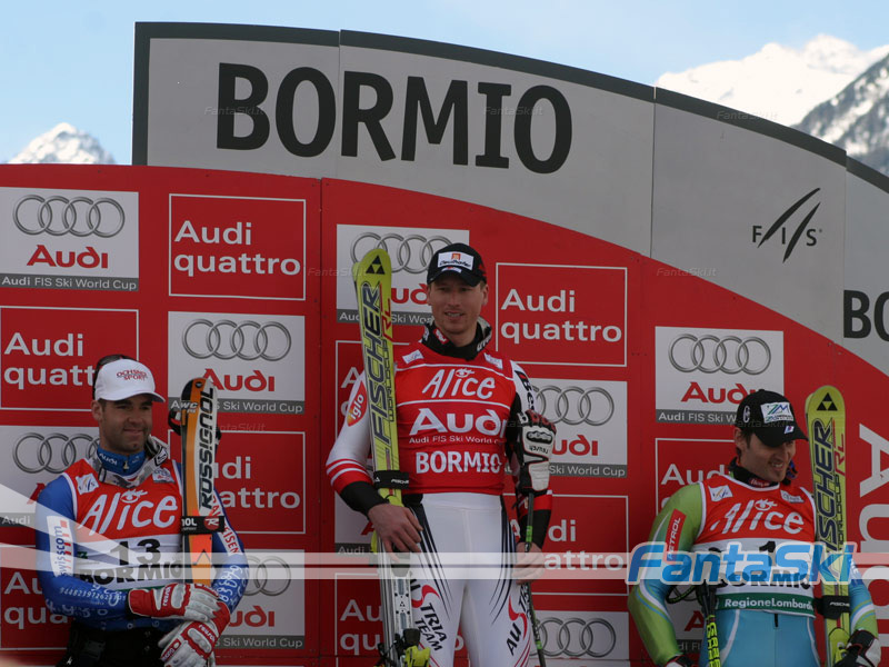 Hannes Reichelt vince davanti a Didier Defago e Ales Gorza