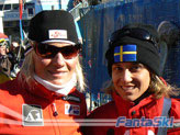 Silvia posa accanto alla Speed Queen Renate Goetschl