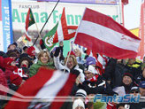 bandiere biancorosse per i supporter austriaci