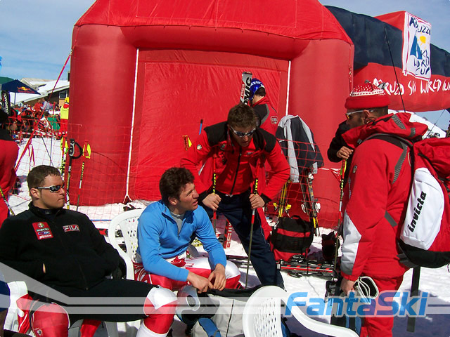 (da sin.) Patrick Staudacher, Luca Moretti, Hannes Paul Schmid e il coach Christian Thoma