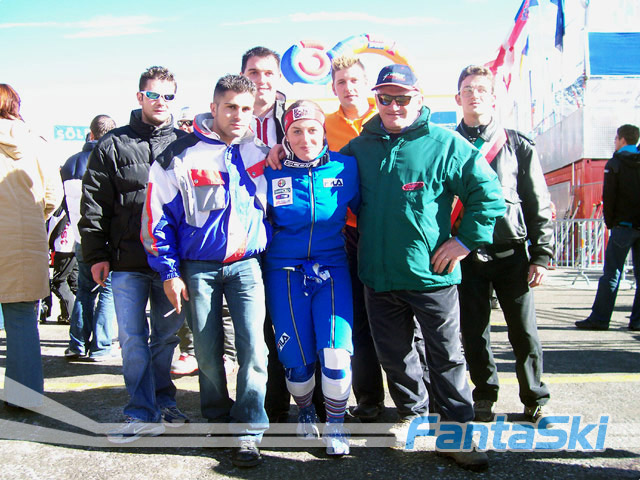 Nadia Fanchini con i ragazzi del Fan Club