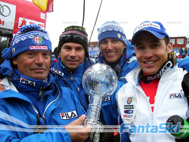 Flavio Roda, Norman Bergamelli, Max Carca e Giorgio Rocca con il trofeo che mancava in Italia da 11 anni
