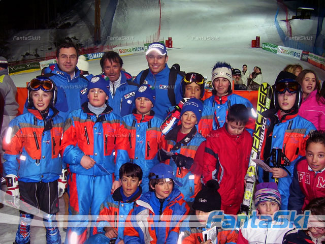 Del Tenno, Roda, Rocca e i ragazzi dello sci club Santa Caterina