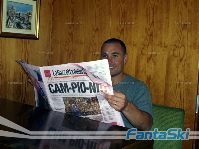 Giorgio Rocca festeggia: CAMPIONI DEL MONDO