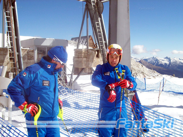 Dopo le indicazioni si riparte: Giorgio Rocca e il coach Lorenzo Galli si accingono a prendere 
l’ancora