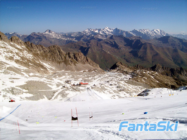 Sole e neve: ecco il ghiacciaio Presena