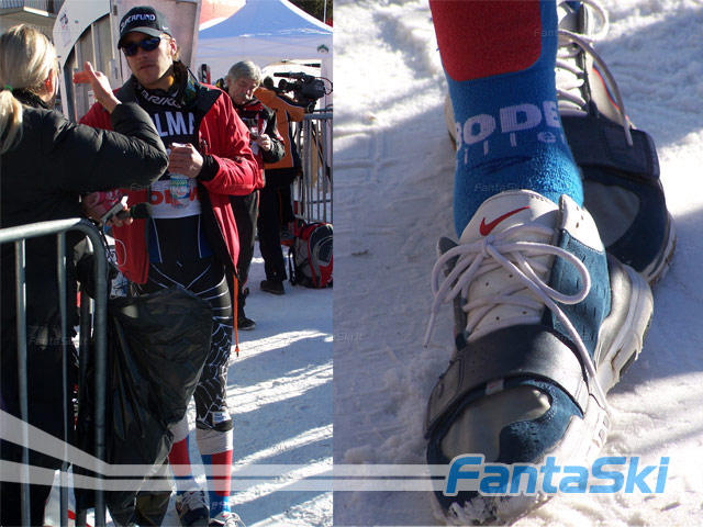 Bode Miller si rilassa ed aspetta le discese degli altri...notare le calze "firmate"!