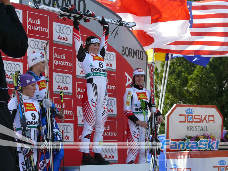 Il podio del gigante femminile: 1a Lizzi Goergl, 2a Manuela Moelgg, 3a Katrin Zettel