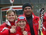 Alberto Tomba con gli atleti del BobItalia