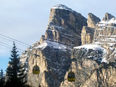 La cabinovia La Villa-Piz La Ila