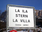 Cartellonistica trilingue: ladino, tedesco e italiano