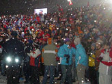 La neve non ferma i tifosi all'estrazione dei pettorali