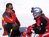 Denise Karbon dialoga con il suo skiman