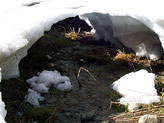 A maggio al Passo del Tonale, vi sono ancora consistenti tracce di neve