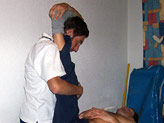 Simoncelli massaggiato dal fisio Ciardetti