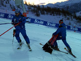 Ravetto e Carca con i pali da slalom 