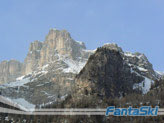 Il cielo sereno esalta i massicci dolomitici, ecco il Sassongher