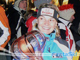 Nicole Gius festeggia con i parenti, prima di prepararsi allo slalom