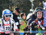 Andrea Fischbacher e Kathrin Zettel si rivestono dopo la prima manche